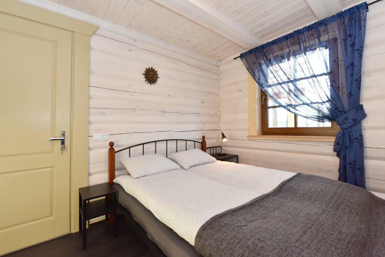 Meku Vila Degučiai Buitenkant foto