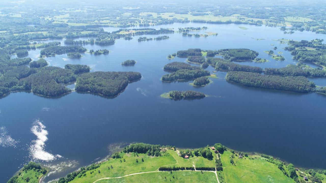Meku Vila Degučiai Buitenkant foto